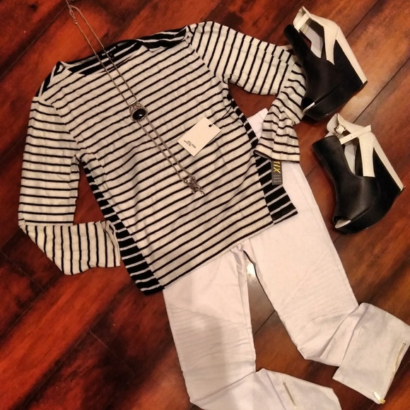 🌹🌻🌹🌻Hye Park & Lune light sweater! - Picture 1 of 4